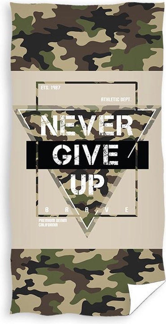 Camouflage Handdoek 70x140 Katoen Never Give Up