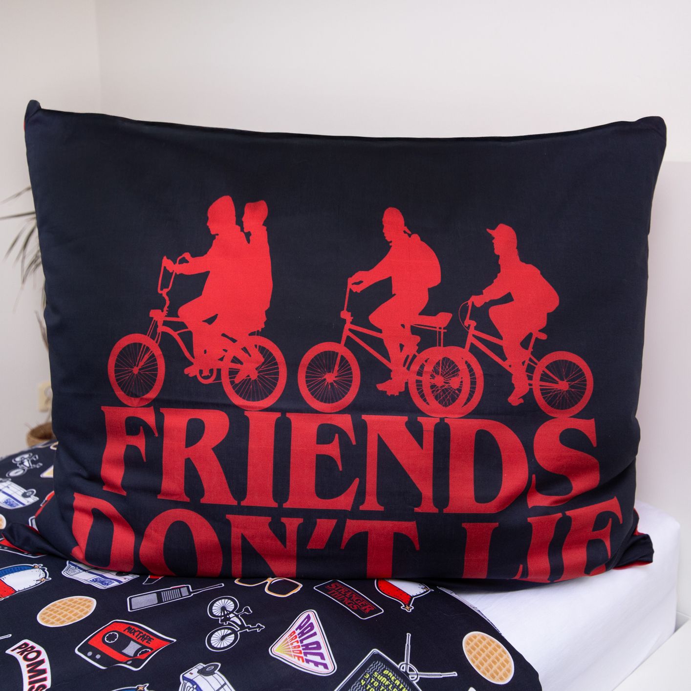 Stranger Things Dekbedovertrek 140x200cm Duurzaam Katoen COMBI DEAL